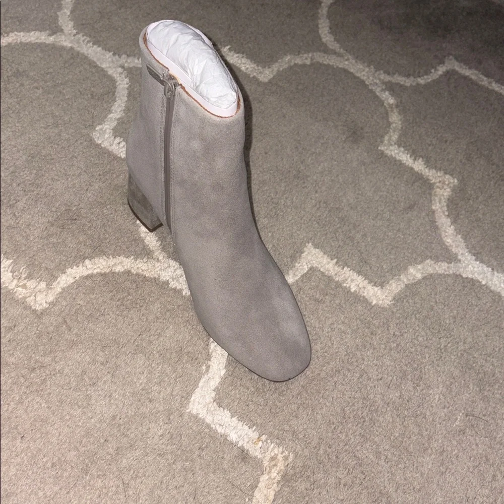 Aqua College gray suede ECHO fallen rocks waterproof ankle heeled boots Size 7.5